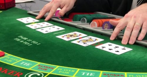 Hướng dẫn cách chơi Blackjack tất thắng từ chuyên gia FB88 